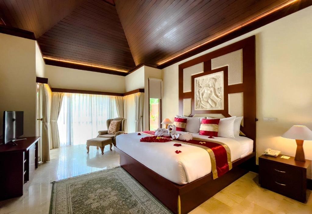 هتل دیسکاوری کارتیکا پلازا